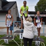 VIDEO: Dražický Běho-chod si připsal druhý ročník. Zájem byl ještě větší než loni. Nadační fond P3tule převzal šek na 74 100 korun
