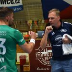 Favorit měl plné ruce práce. Strakonice trápily Karvinou do posledních minut