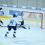 VIDEO: Kohouti museli při domácí premiéře dvakrát dotahovat. K prvnímu vítězství pomohl hattrickem Pavel Novák