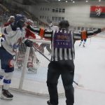 Kohouti na nejlepší celek soutěže nestačili. Rezervu Pardubic táhl výkon gólmana Vondraše
