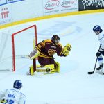VIDEO: Kohouti museli při domácí premiéře dvakrát dotahovat. K prvnímu vítězství pomohl hattrickem Pavel Novák
