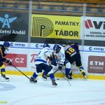 VIDEO: Nevydařená premiéra skončila v derby málem desítkou. Extraligoví dorostenci Tábora na Motor neměli