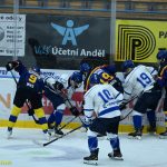 VIDEO: Nevydařená premiéra skončila v derby málem desítkou. Extraligoví dorostenci Tábora na Motor neměli