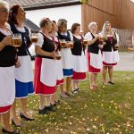 Krojovaný průvod, lidové písně i „něco do druhé nohy.“ Do Záblatí se vrátila Konopická