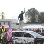 Burácení motorů i pomoc Sebastianovi. Destrukční derby ve Strakonicích ovládli Sova a Dusík