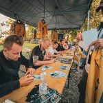 Hokejisté Písku vyrazili za fanoušky. V parku se podepisovali hráči i známí odchovanci