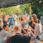 Hokejisté Písku vyrazili za fanoušky. V parku se podepisovali hráči i známí odchovanci