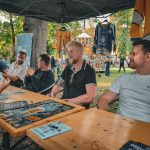 Hokejisté Písku vyrazili za fanoušky. V parku se podepisovali hráči i známí odchovanci
