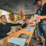 Hokejisté Písku vyrazili za fanoušky. V parku se podepisovali hráči i známí odchovanci