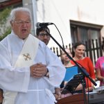 V Květuši slavili opravenou kapličku i kulturní dům. Obě stavby spojují lidi, zaznělo při slavnosti