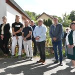 V Květuši slavili opravenou kapličku i kulturní dům. Obě stavby spojují lidi, zaznělo při slavnosti