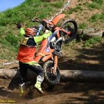 VIDEO: Roman Körber je posedmé králem Strmého vrchu! Jezdec Motosportu Chýnov porazil těsně Marka Wünsche