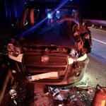 Na Krumlovsku se střetlo osobní a nákladní auto. Dva zranění