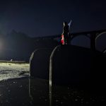 Světla nad bunkry rozzářila i řopíky pod Podolským mostem. Běžně jsou pod vodou