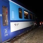 Strojvedoucí přehlédl návěst ve Vlastci. Střetu vlaků zabránil bezpečnostní systém