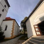 Když se oko fotografa potká s dráždivou malbou: Jiří Jansch a Jan Kunovský v galerii U Kostela v Jistebnici