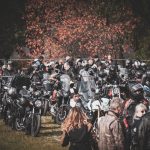 Motobobři zakopali pincka. Do Jinína dorazilo 739 motorek