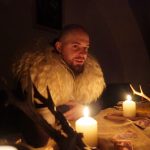 Písek zaplavily davy strašidel. Cesta do minulosti se změnila v rušné putování