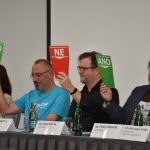 VIDEO. V Táboře se předvolební debata protáhla na víc než dvě hodiny. Někteří voliči si servítky nebrali