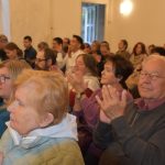 Koncert sboru nevidomých a slabozrakých v Táboře zpestřil recitál akordeonisty Járy Pokuty. Zazpíval i vozíčkář Josef Čechtický