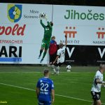 VIDEO: Táborsko představilo novou tribunu při zápase s vedoucí Karvinou. Brožkovi svěřenci neskórovali a lídr si odvezl jednobrankové vítězství