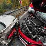U Vyššího Brodu se srazila dvě auta. Záchranáři odvezli do nemocnice muže a ženu