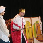 Mladí chyšečtí ochotníci mají za sebou premiéru pohádky Princezna se zlatou hvězdou. Sál jim tleskal vestoje
