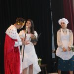 Mladí chyšečtí ochotníci mají za sebou premiéru pohádky Princezna se zlatou hvězdou. Sál jim tleskal vestoje