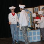 Mladí chyšečtí ochotníci mají za sebou premiéru pohádky Princezna se zlatou hvězdou. Sál jim tleskal vestoje