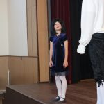 Mladí chyšečtí ochotníci mají za sebou premiéru pohádky Princezna se zlatou hvězdou. Sál jim tleskal vestoje
