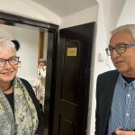 Od fotografie ke sklu: Stanislav Klváček vystavuje v plánské Galerii Fara