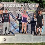 Talentovaná Sára Mikotová sedí na motorce od čtyř let
