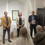 Od fotografie ke sklu: Stanislav Klváček vystavuje v plánské Galerii Fara