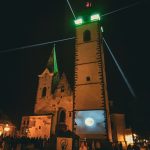 Světlo v ulicích vylákalo do centra Písku stovky lidí