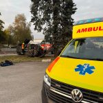 U Bujanova se střetla dvě auta. Provoz je řízen kyvadlově