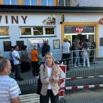V Dražicích ode dneška nakupují v novém. Přístavbu obchodu zlevnili zapojením svépomoci na polovinu
