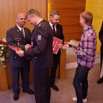 Největší radost měli, když dítě začalo křičet. V Netolicích ocenili zachránce rodiny