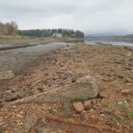 Lipno odhaluje zaniklé továrny i zbořené nádraží. Násep zaniklé železniční trati dovede na Tajvan