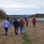 Lipno odhaluje zaniklé továrny i zbořené nádraží. Násep zaniklé železniční trati dovede na Tajvan