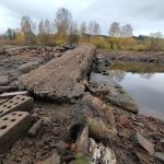Lipno odhaluje zaniklé továrny i zbořené nádraží. Násep zaniklé železniční trati dovede na Tajvan