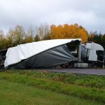 U obce Turovec havaroval kamion s návěsem. Silnice se kompletně uzavírá