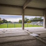 Nový zimní stadion v Hluboké už má svou podobu. Stavbu ozdobila tradiční glajcha