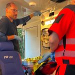 Při těžbě dřeva v lese na Táborsku zasáhl muže strom