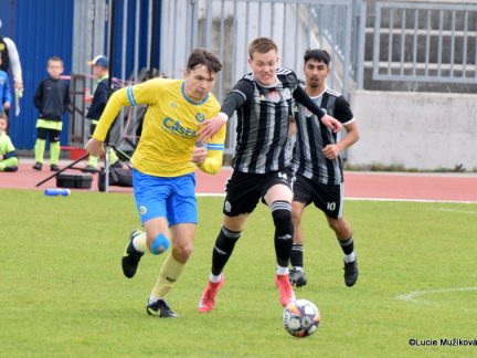 Starší dorost Písku sahal po bodech, mladší Dynamu nestačil