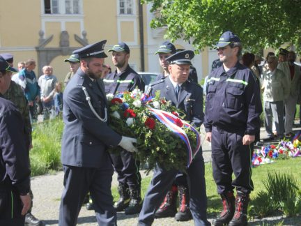 Válka je určitým zklamáním politiky, řekl starosta Hrdlička při vzpomínkové akci ve Strakonicích