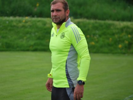 Fotbal: Krvavé body ze Zbuzan. Béčko Dynama podruhé na jaře vyhrálo