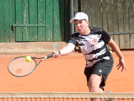 Tenis: Dorostenci i mladší žactvo B doma o víkendu prohráli