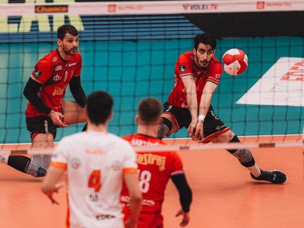 Jihostroj skládá nový tým. Smečaři Rodrigues a Nikpoor odchází