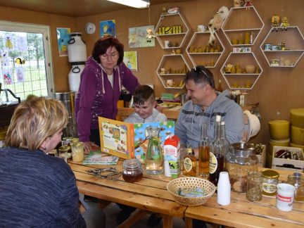 Motorkářské požehnání i Dny otevřených úlů. Víkend na Táborsku láká na řadu kulturních akcí