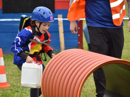 Nejsou z cukru. V Hluboké nad Vltavou zápolilo s tratí i svou vůlí 133 dětských závodníků TFA